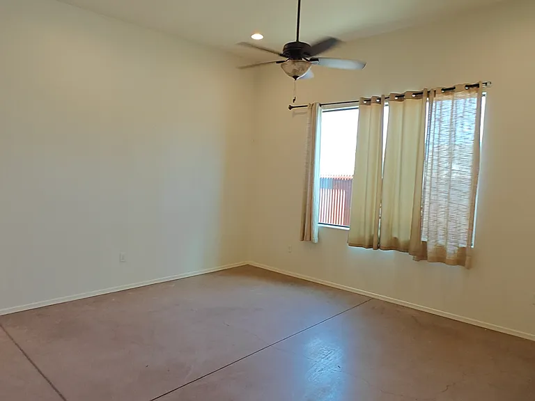 348 E Adams St #2 — Photo 2