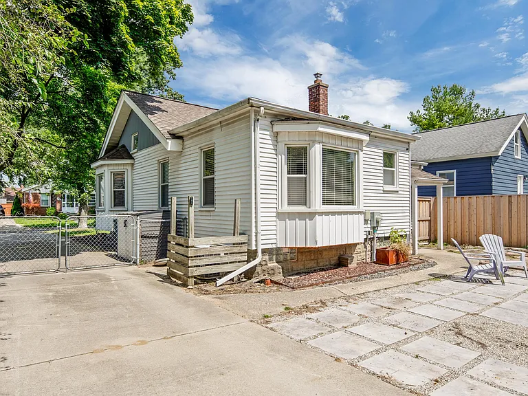 1557 w s - yard 2_08142024