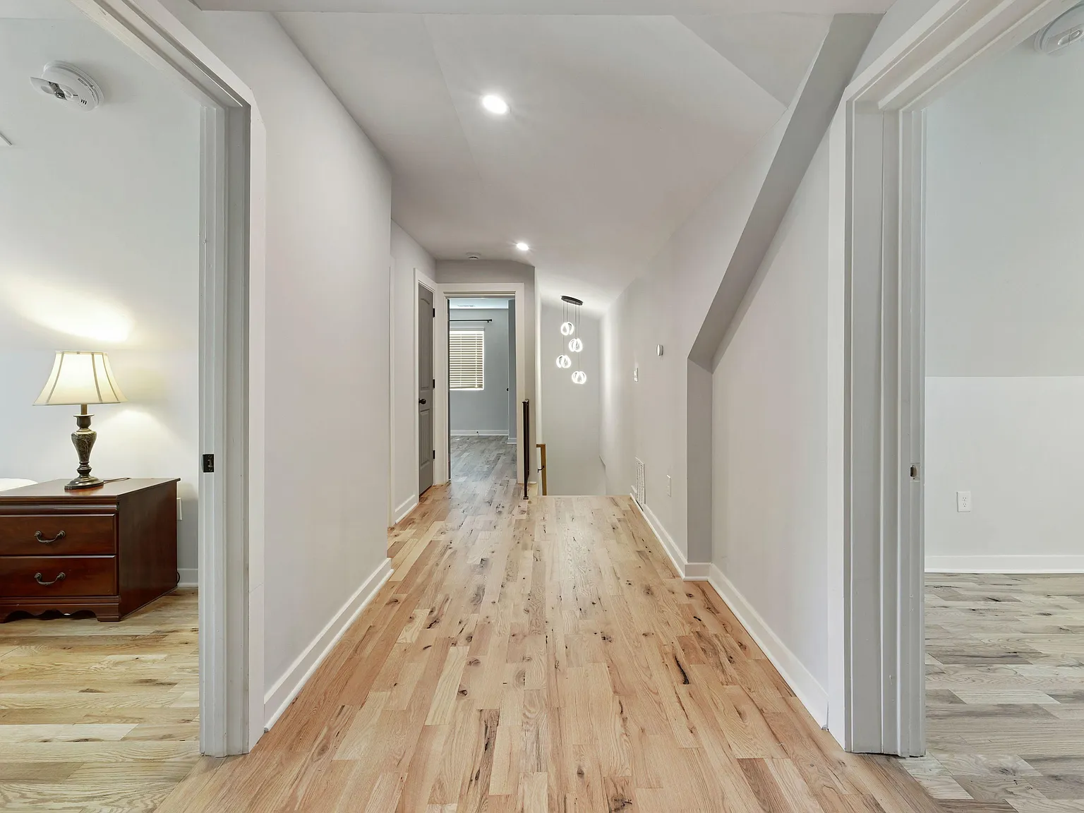 4 bed, 4.0 bath, 2956 sqft, $866 — Photo 3