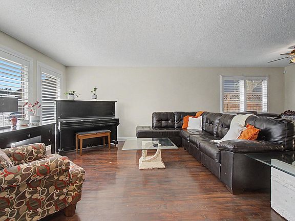 5th image of 42 Woodlake Rd