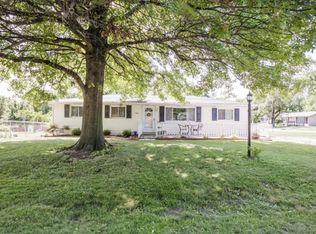 300 Sterling St, Washington, IL 61571