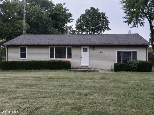 23349 W Centerfield Dr, Genoa, OH 43430