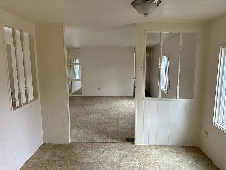 8504 E Evans Creek Rd — Photo 8