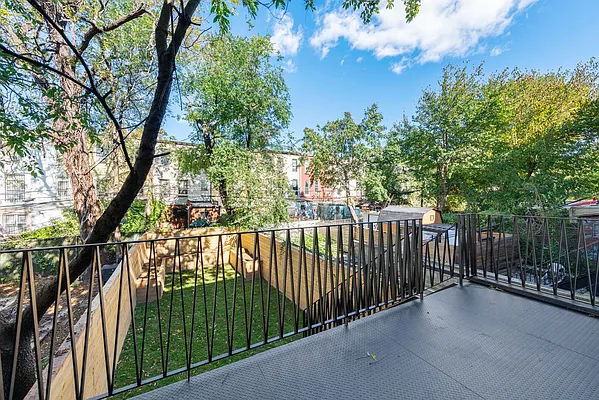 Sold by Nest Seekers International | media 9