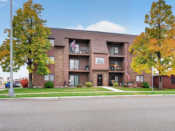 215 3rd Ave NE Unit 10, Valley City, ND 58072