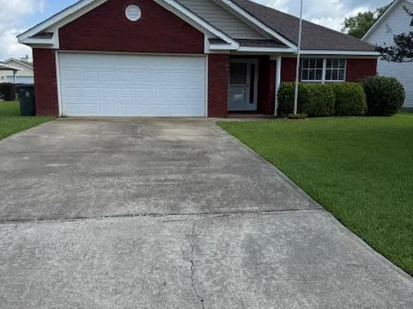 335 Brushfire Dr, Dothan, AL 36305