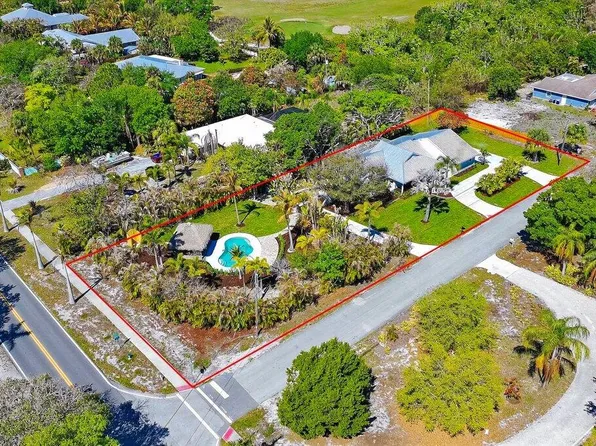 2366 SE Country Club Lane, Stuart, FL 34996