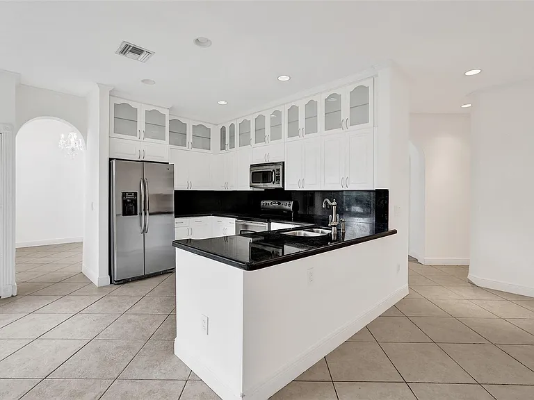 10902 Tamoron Ln — Photo 15