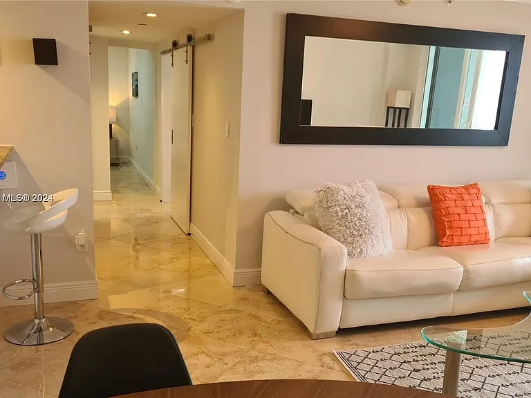 6917 Collins Ave #809 — Photo 12