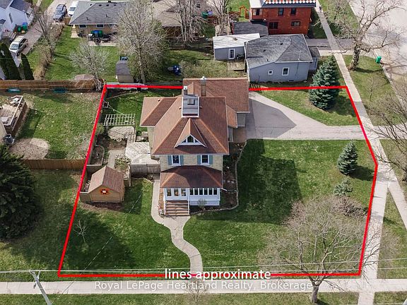 3rd image of 67 Elgin Ave W