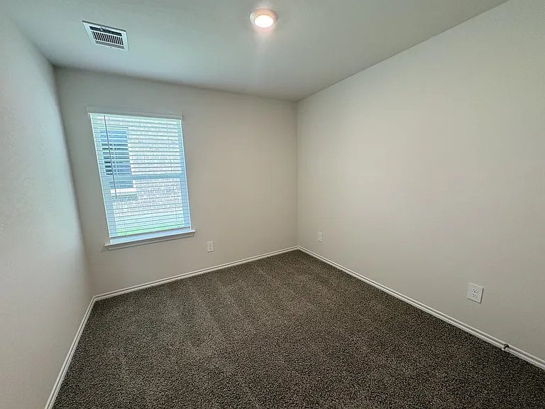 3330 Catamount Dr — Photo 8