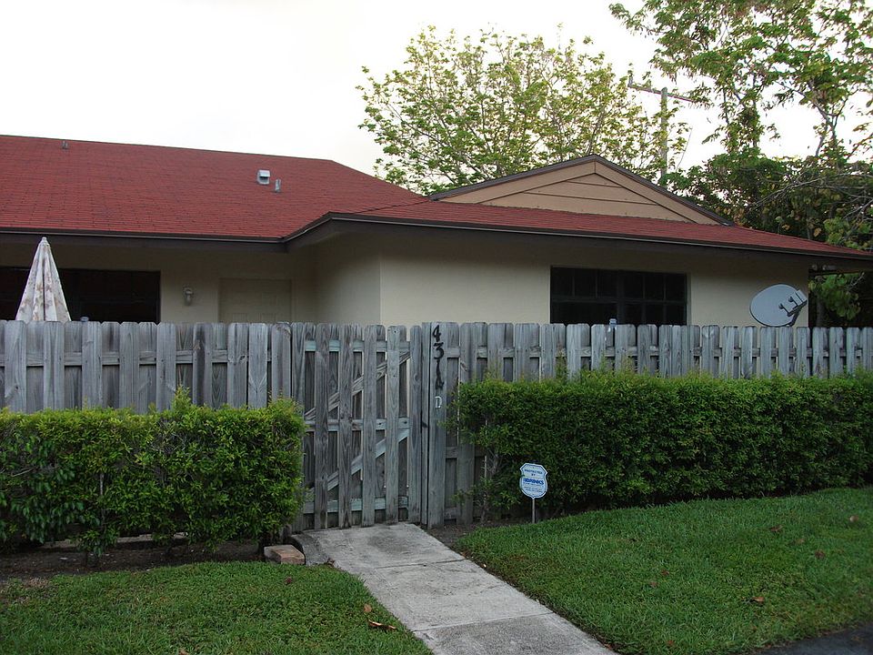 1st image of 4314 Woodstock Dr APT D