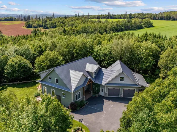 1927 Clarkin Rd, Hillsboro Parish, PE C0A 1Y0