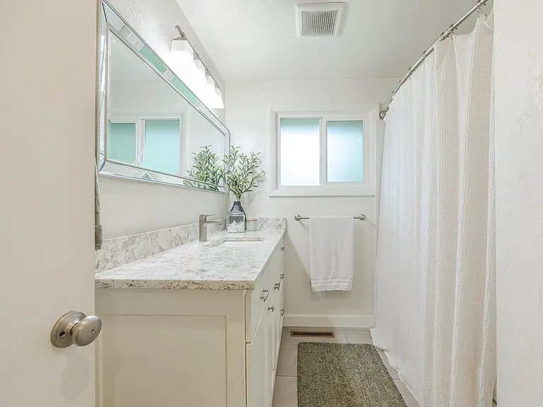 1386 Roundup Dr — Photo 5