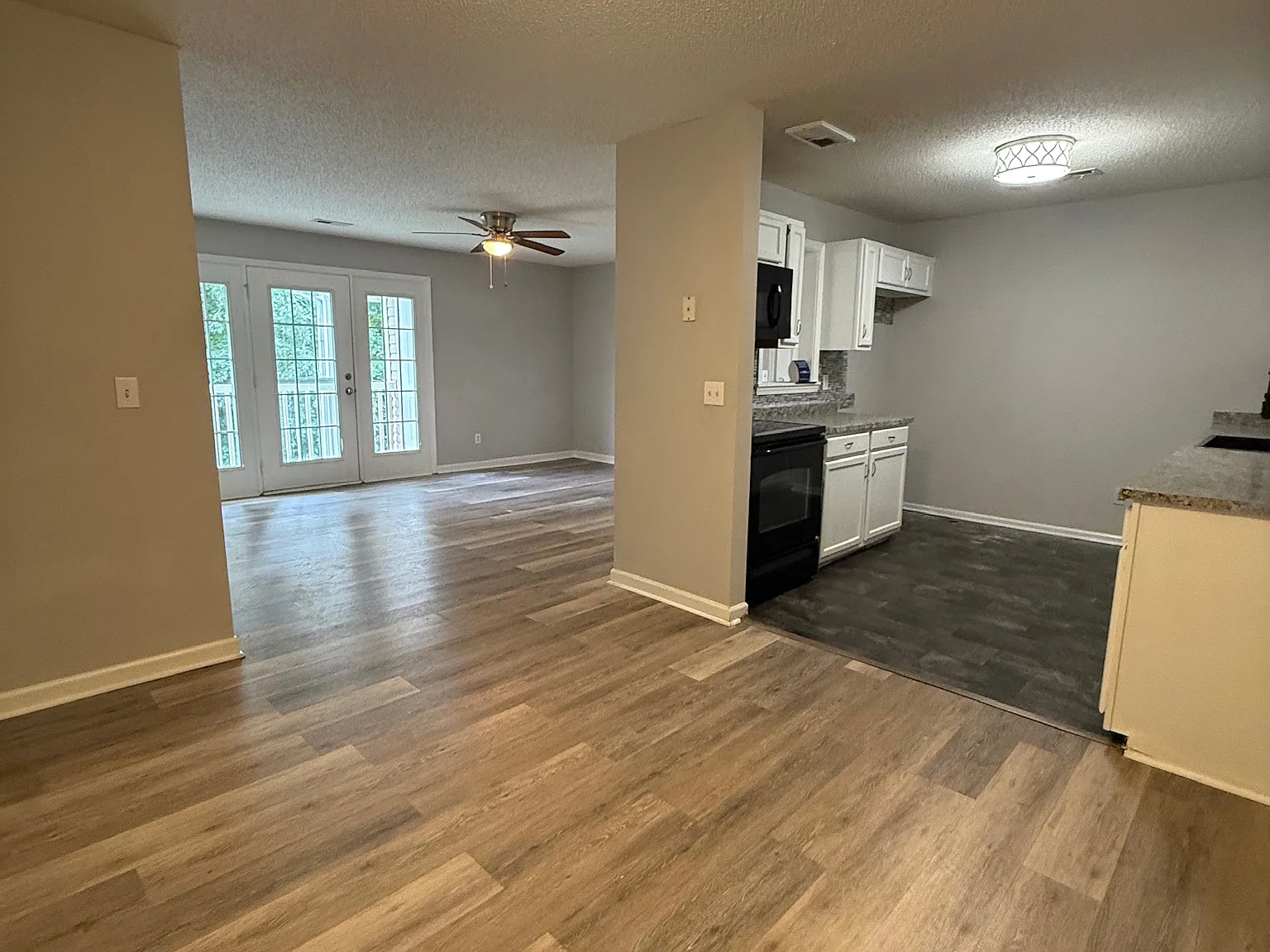 2 bed, 1100 sqft, $1,200 — Photo 2