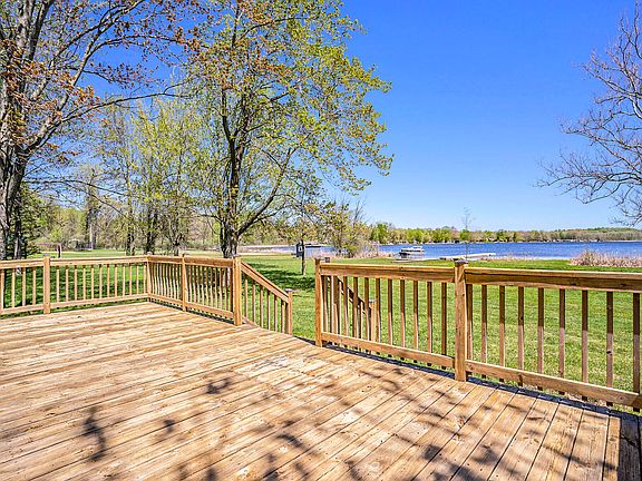 5th image of 47732 Woodland Dr
