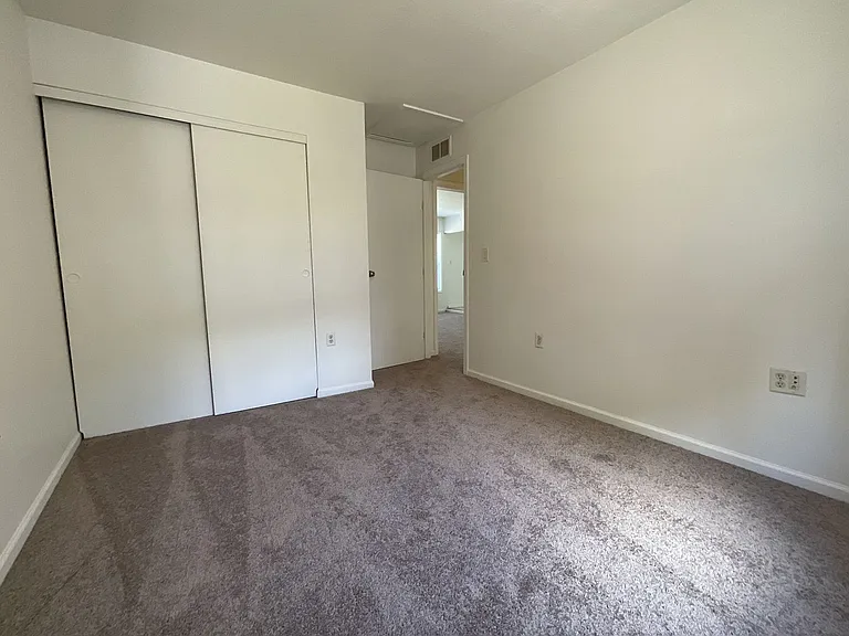 524 W Pleasant St — Photo 5