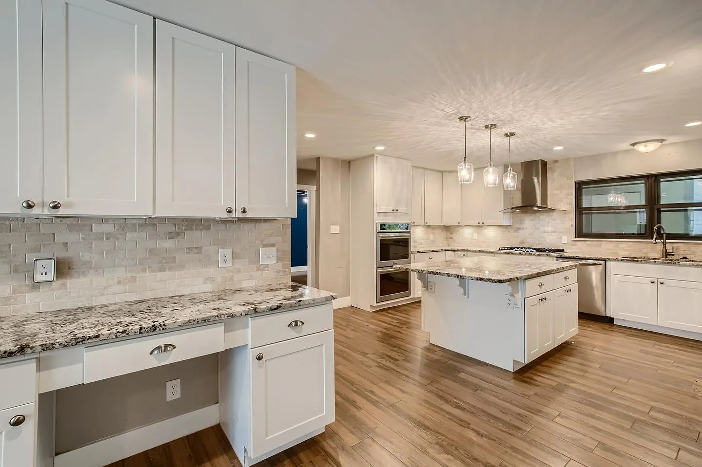 Beautifully updated Northwood home near Northridge Park — Photo 4