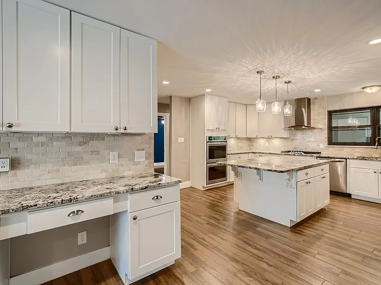 722 E Nottingham Dr — Photo 4