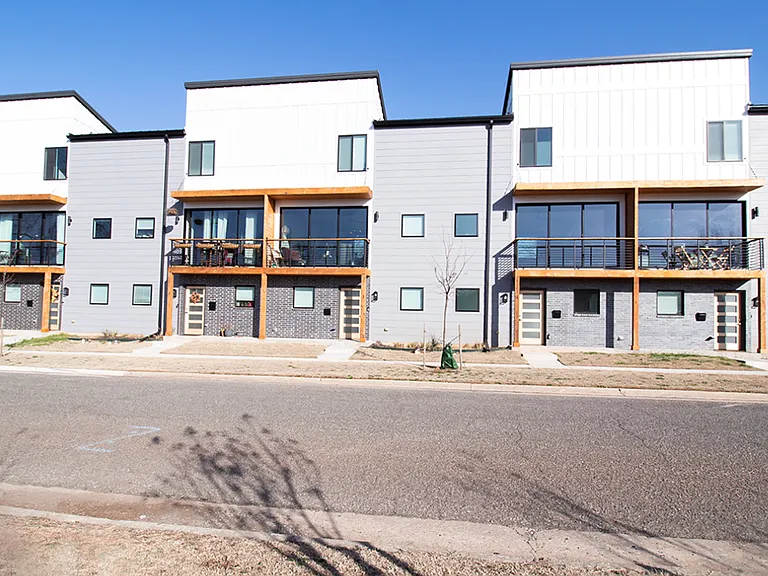 1631 NW 21st St #5 — Photo 3