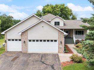 9408 Jennifer Ct, Chisago City, MN 55013