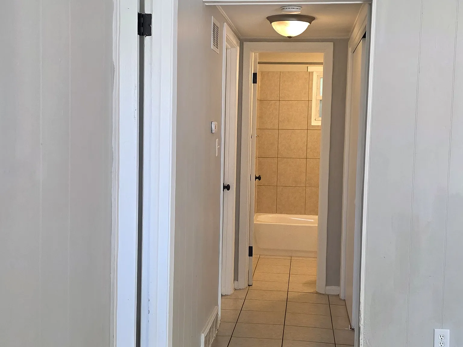 2 bed, 900 sqft, $1,100 — Photo 3