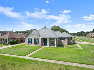3243 Camelia St, Zachary, LA 70791
