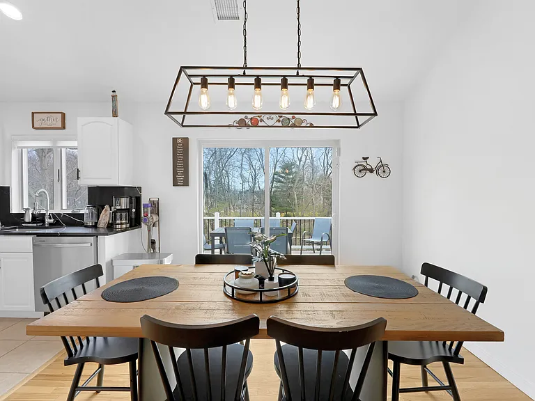 485 Sutton Pl — Photo 14