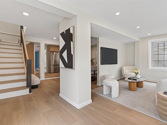 4th image of 81 Potter Avenue