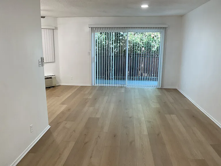 6561 Fulton Ave #5 — Photo 2