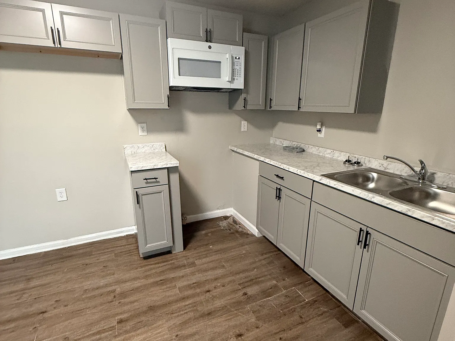 2 bed, 650 sqft, $1,200 — Photo 3