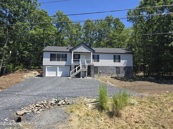 211 Brentwood Dr, Bushkill, PA 18324
