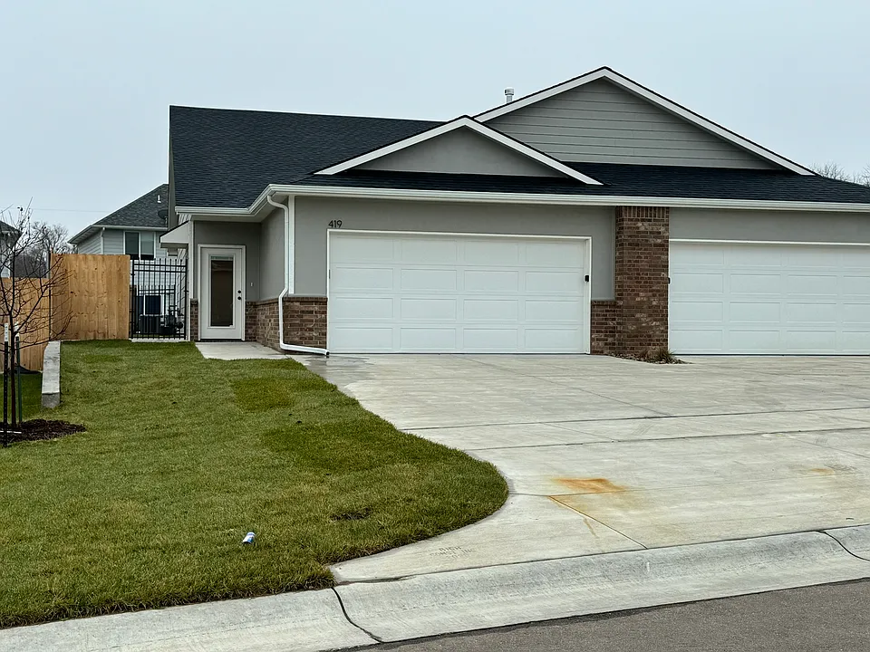 419 W May St #1