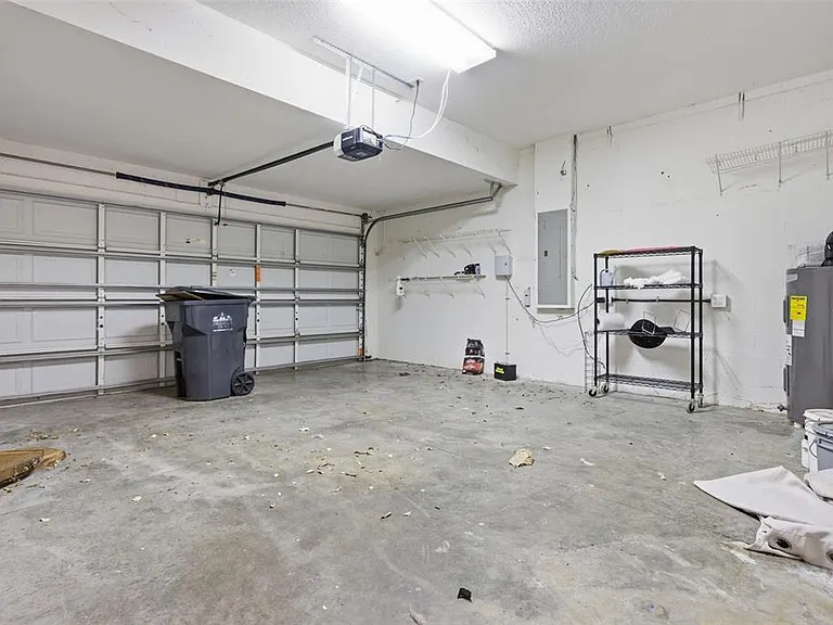 2631 Queen Alberta Dr — Photo 30