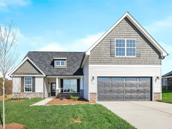 161 Red Maple Way, King, NC 27021