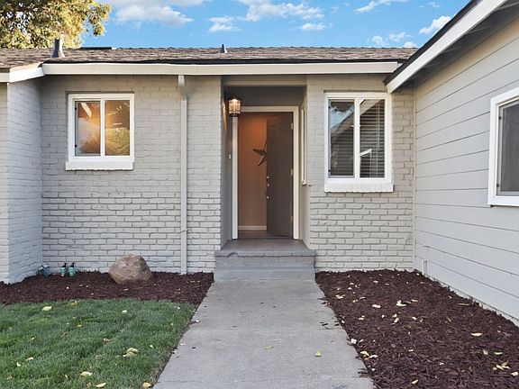 2nd image of 808 San Francis Ave