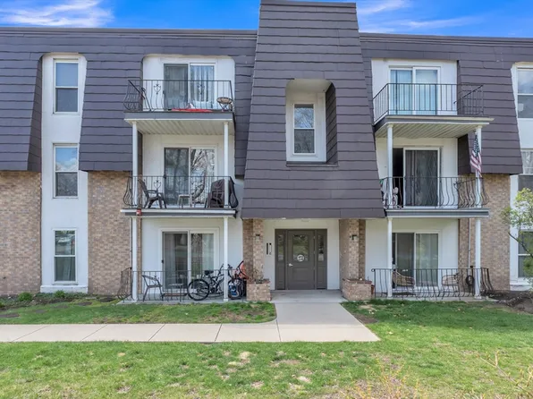 23 Shadowbrook Ln APT 6, Milford, MA 01757