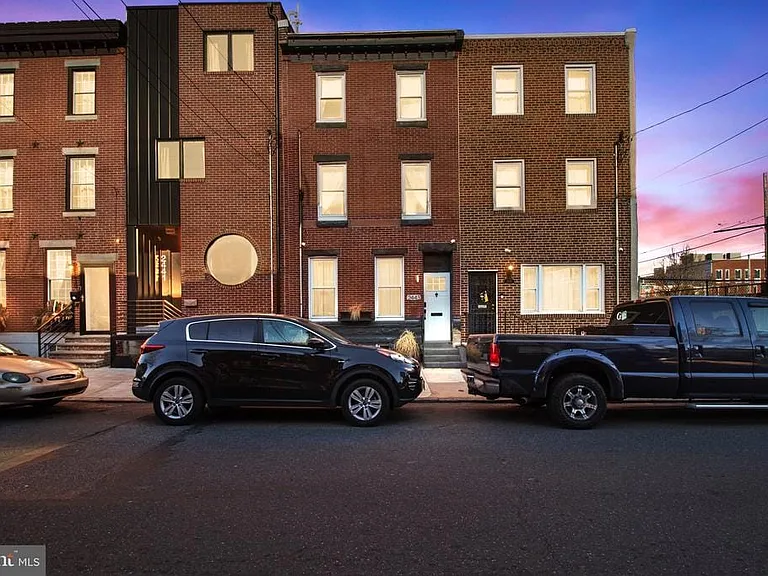 2443 E Cumberland St — Photo 1