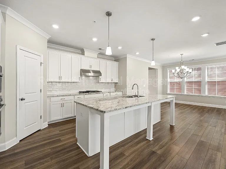 105 W Dixie Ave SE — Photo 10
