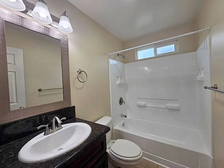 Taft Manor — Photo 117