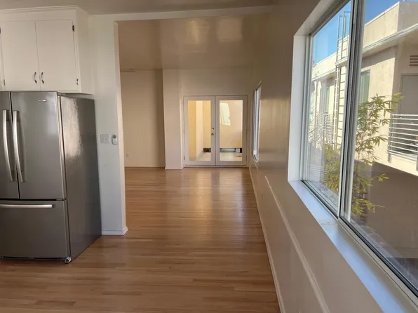 817 11th St #8, Santa Monica, CA 90403