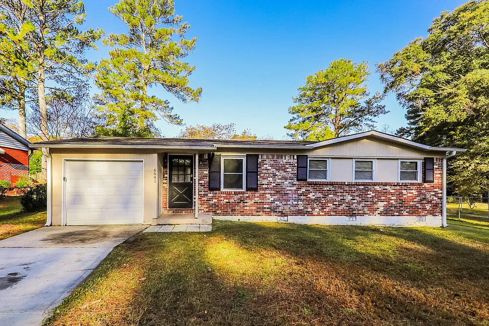 3 bed, 1.0 bath, 925 sqft, $1,505 — Photo 1