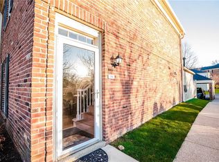 70 Menlo Park Dr, Akron, OH 44313