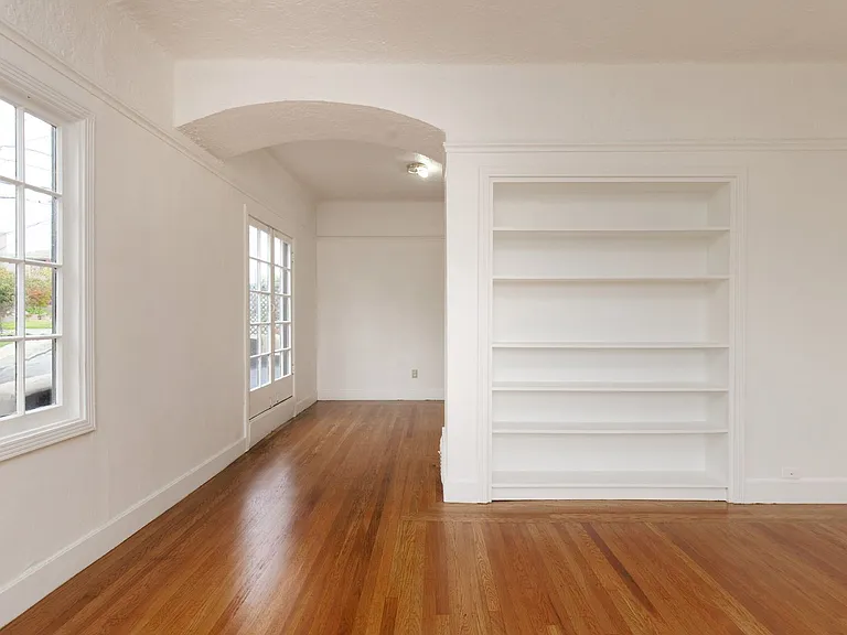 970 Vermont St — Photo 2
