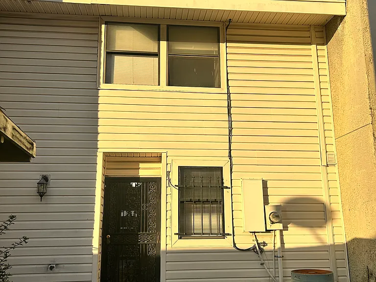 5587 Gates Cv — Photo 1