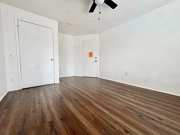 513 E 700 S — Photo 5