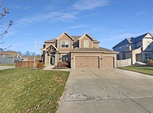 912 SW 36th St, Lees Summit, MO 64082