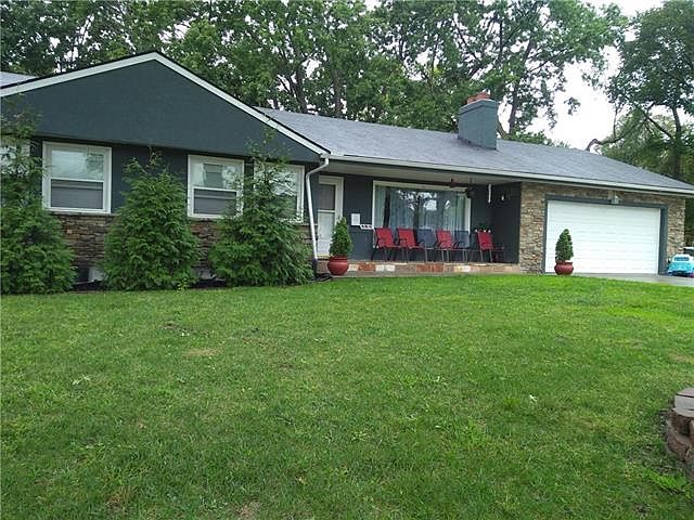 1st image of 484 Park Dr