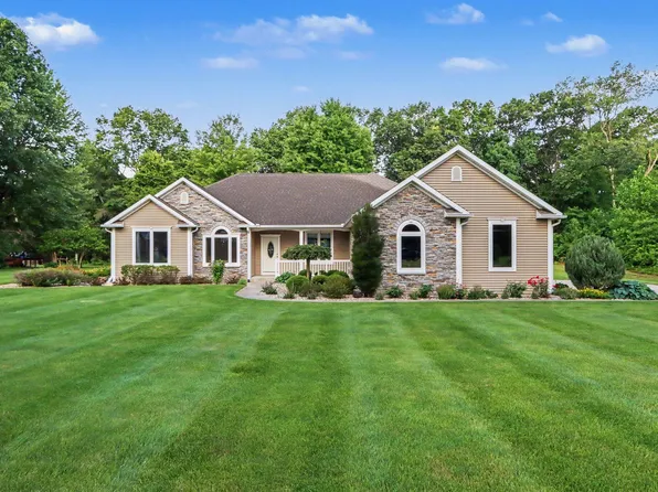 7766 5th St, Mattawan, MI 49071