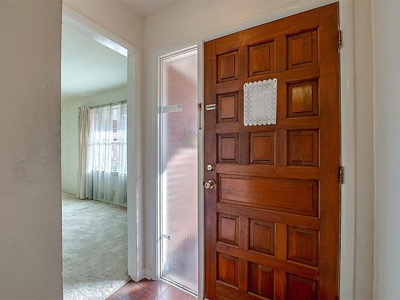 4th image of 1404 Westcrest Dr